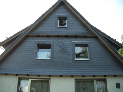 Schiefer am Giebel